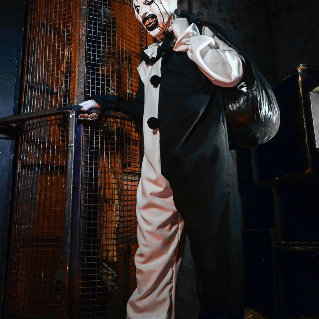 Circus by TERRIFIER 3   - Image 364