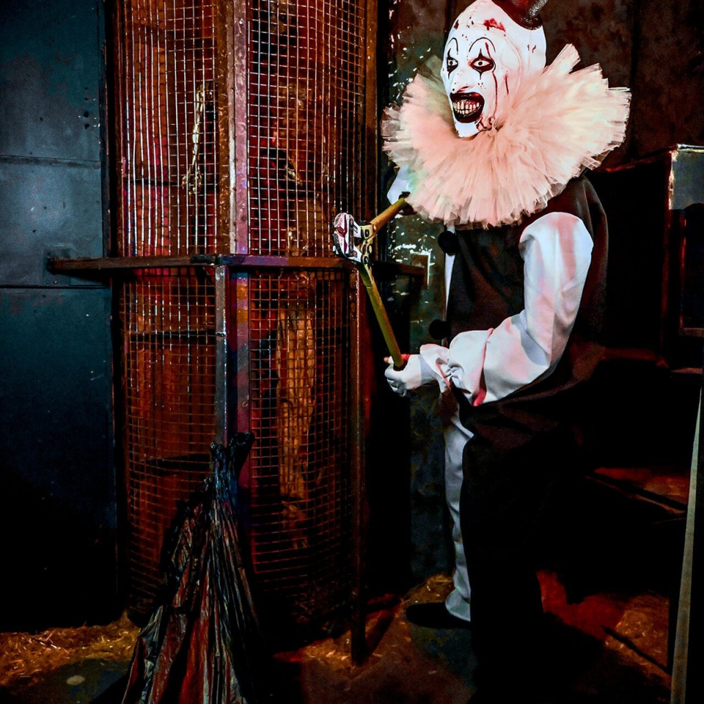 Circus by TERRIFIER 3   - Image 337